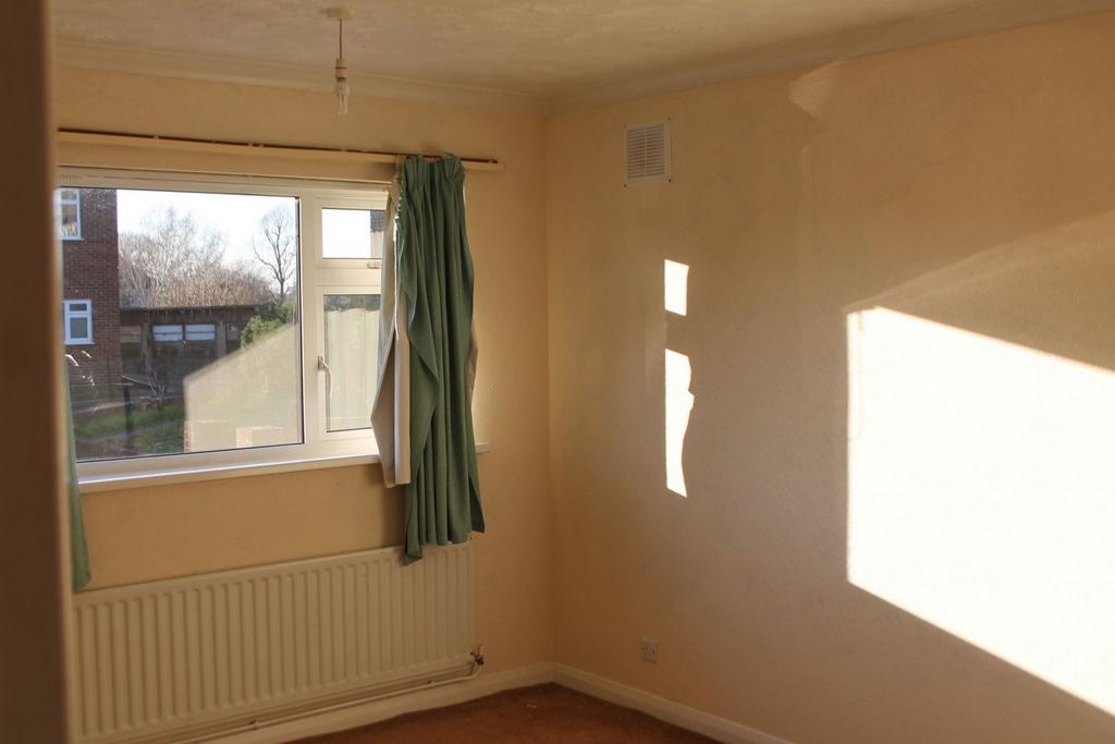 Apartment in Uxbridge - View 3