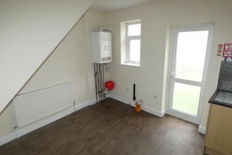 3 bedroom terraced house to rent, Gorton Street, Blackpool, FY1 3HP