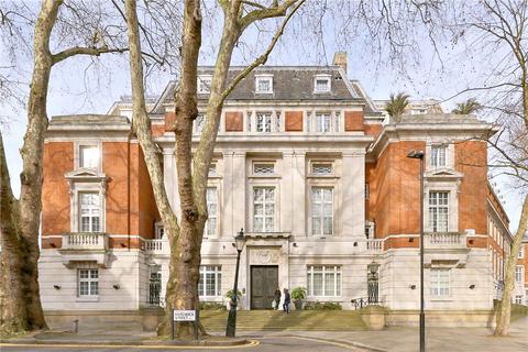 3 bedroom apartment to rent, Rosebery Avenue, Clerkenwell, London, EC1R