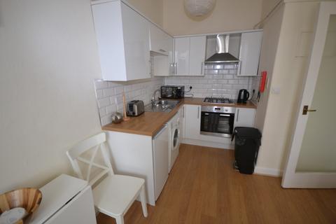 1 bedroom flat to rent, West Newington Place, Newington, Edinburgh, EH9