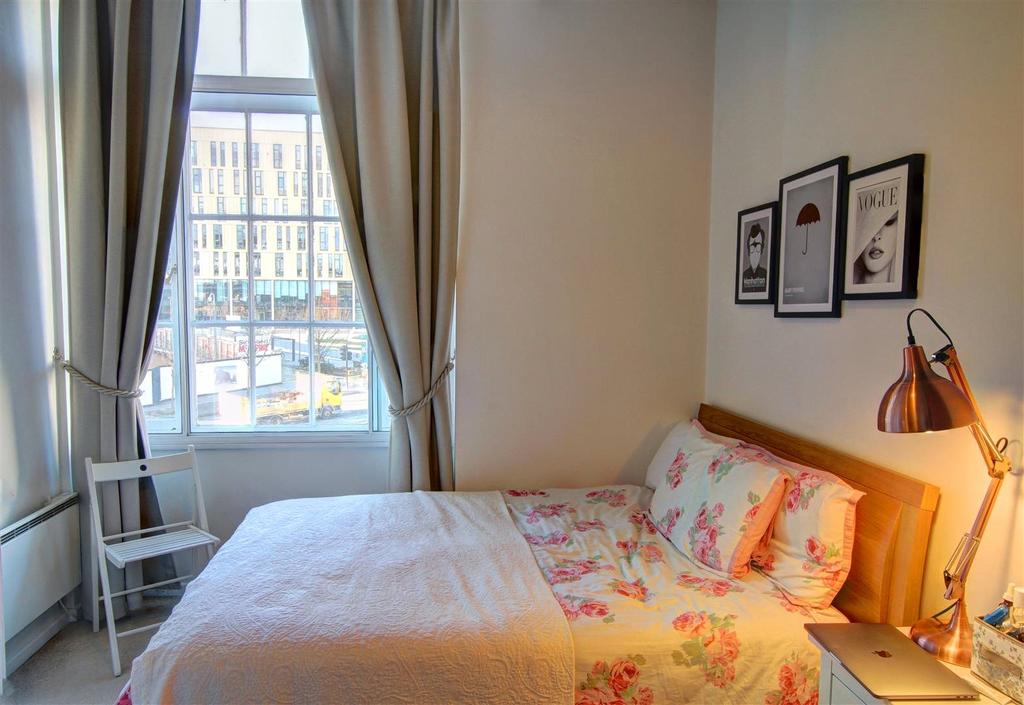 Apartment in Newcastle Upon Tyne - View 3