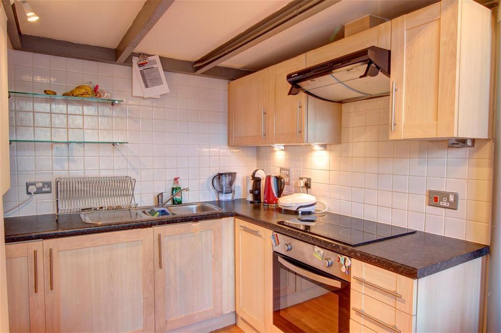 Apartment in Newcastle Upon Tyne - View 4