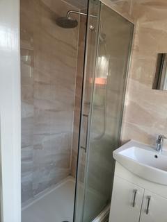 Studio to rent, Hounslow Road, FELTHAM, Middlesex, TW14