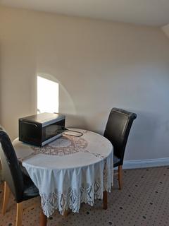 Studio to rent, Hounslow Road, FELTHAM, Middlesex, TW14