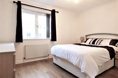 2 bedroom flat to rent, Duff Road, Haymarket, Edinburgh, EH11