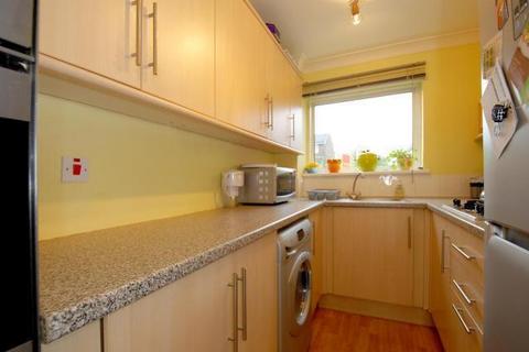 3 bedroom terraced house to rent, York Close,  Bicester,  OX26