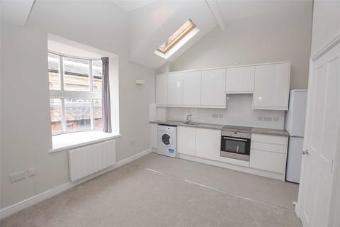 2 bedroom apartment to rent - Shaws Road, Altrincham, Cheshire, WA14