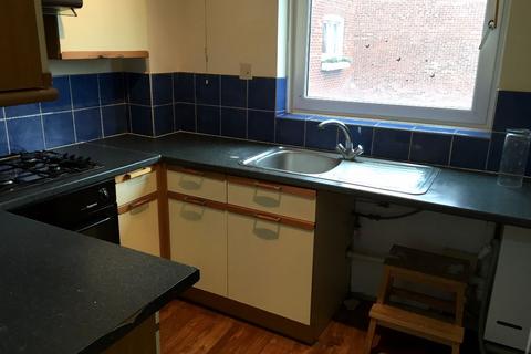 2 bedroom apartment to rent, South Norwood, London