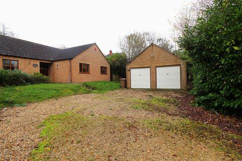 3 bedroom detached bungalow to rent, Station Road, Waddington, Lincoln