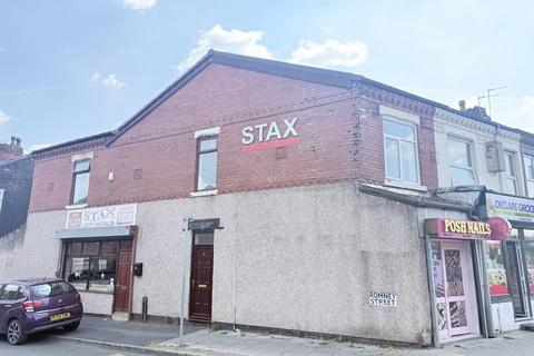 2 bedroom flat to rent, Romney Street, Moston