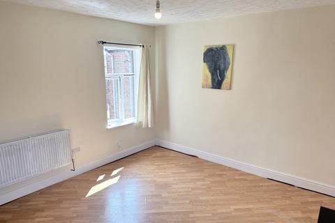 2 bedroom flat to rent, Romney Street, Moston