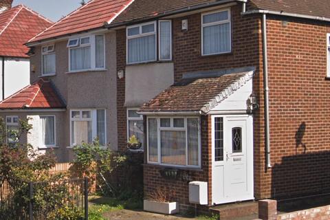 3 bedroom semi-detached house to rent, Yeading Lane, Hayes