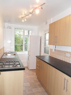 2 bedroom flat to rent, Grosvenor Court, Sutton