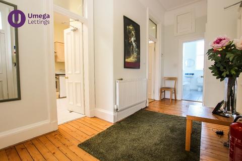 3 bedroom flat to rent, Arden Street, Marchmont, Edinburgh, EH9