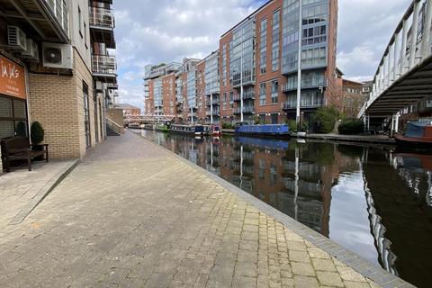 3 bedroom penthouse to rent, Glasshouse Apartment, Canal Square, Birmingham