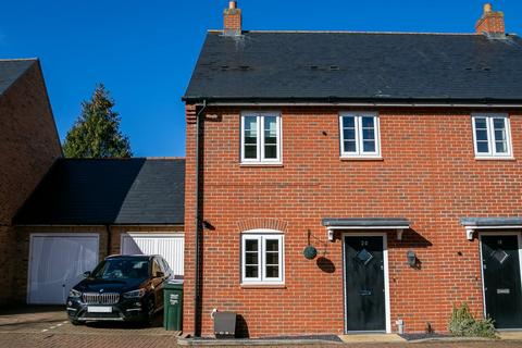 3 bedroom semi-detached house to rent, Aldous Drive, Woodland Gardens, Milton Road OX15