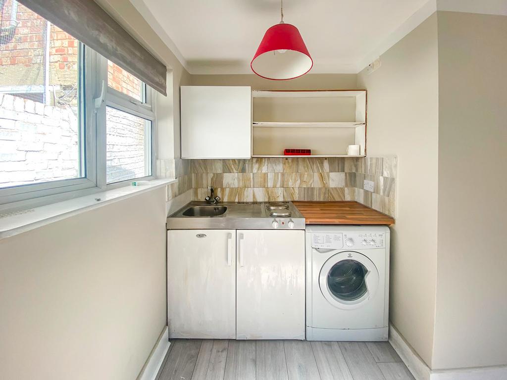 Apartment in Islington - View 3