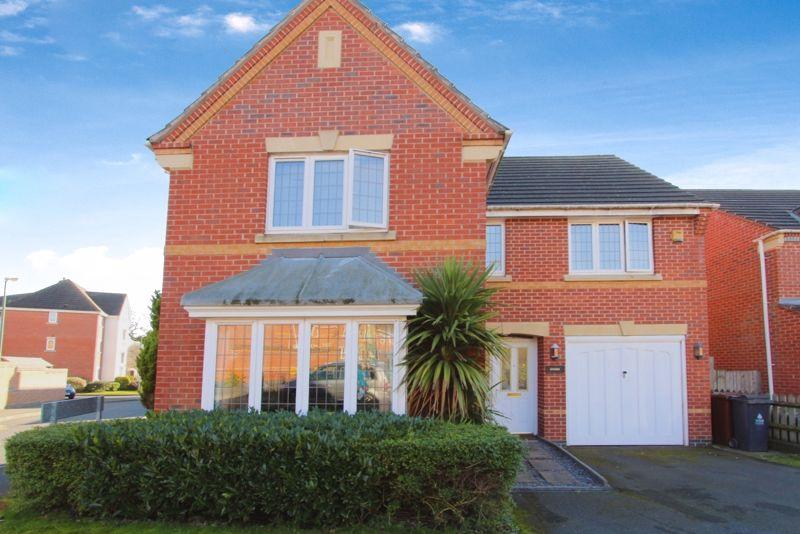 Curlew Drive, Brownhills 4 bed detached house to rent £1,595 pcm (£