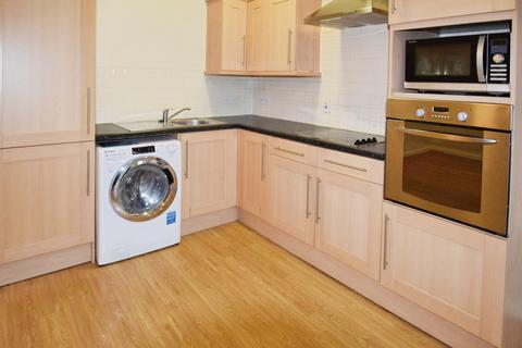 2 bedroom apartment to rent, Brackendale Lodge, Bradford BD10