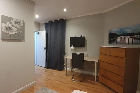 2 bedroom apartment to rent - Queens Road, Beeston, NG9 2DB
