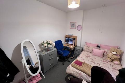 1 bedroom in a house share to rent, Kenyon Road, Wigan Town Centre