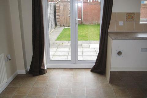 3 bedroom semi-detached house to rent, Watling Street, Yeovil BA21