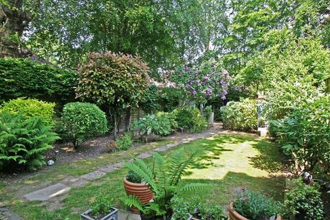 undefined, Farnham Cottage village charming three bedroom cottage £1995pcm