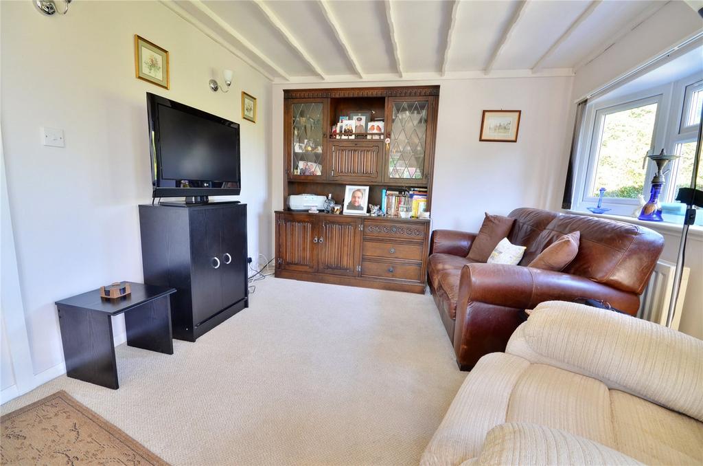 Turners Hill Park, Turners Hill, RH10 2 bed detached house for sale £150,000