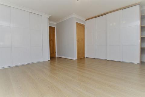 1 bedroom apartment to rent, Queen Alexandra Road, High Wycombe HP11