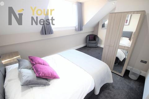 5 bedroom house share to rent - Room 6, Hough Lane, Bramley, Leeds, LS13 3PT