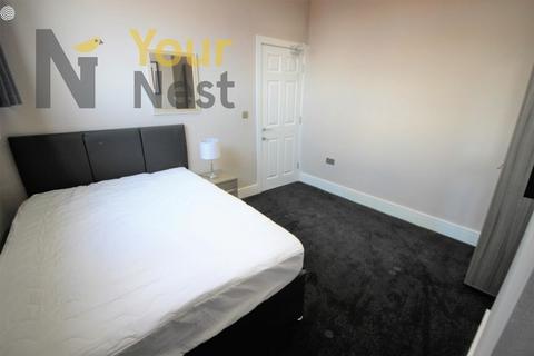 5 bedroom house share to rent, Room 5, Hough Lane, Bramley, Leeds, LS13 3PT