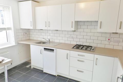 3 bedroom semi-detached house to rent, Cantley Road, Great Denham MK40