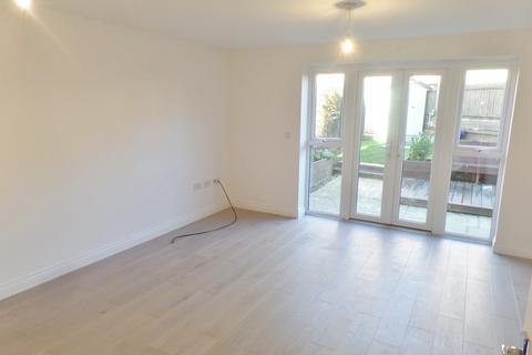3 bedroom semi-detached house to rent, Cantley Road, Great Denham MK40