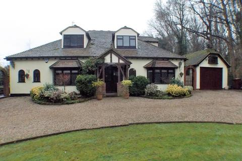 5 Bedroom Detached House To Rent The Chase Thundersley 5 Bedroom Detached House To Rent The Chase Thundersley