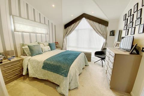 2 bedroom park home for sale, Three Legged Cross Wimborne, Dorset BH21 6FH