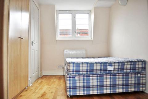 2 bedroom flat to rent, Old Street, London EC1