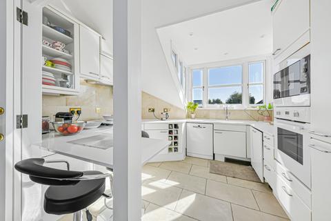 3 bedroom flat to rent, Thurlow Road, Hampstead, London
