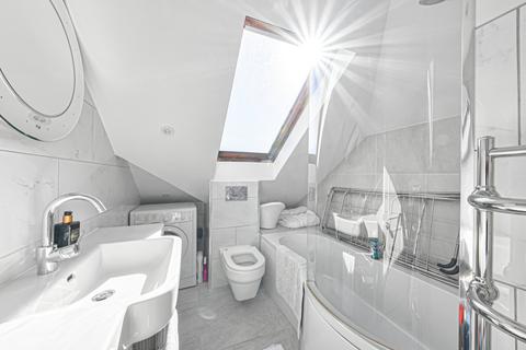 3 bedroom flat to rent, Thurlow Road, Hampstead, London