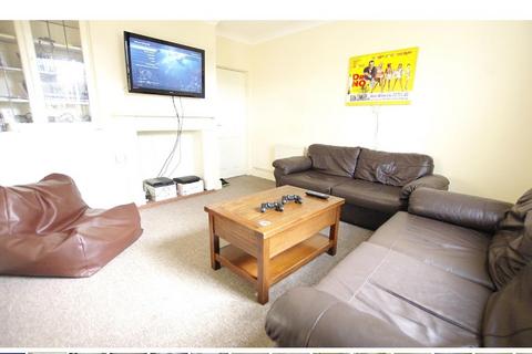 6 bedroom end of terrace house to rent, Whitstable Road, Canterbury