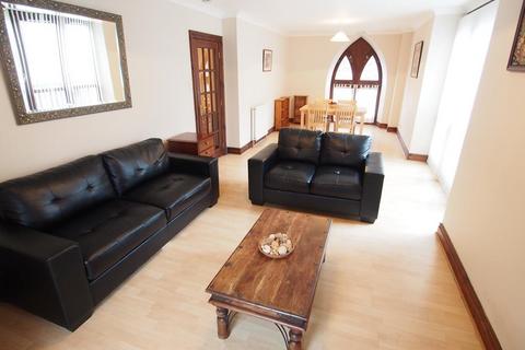 2 bedroom flat to rent, Caledonian Court, First Floor, AB11