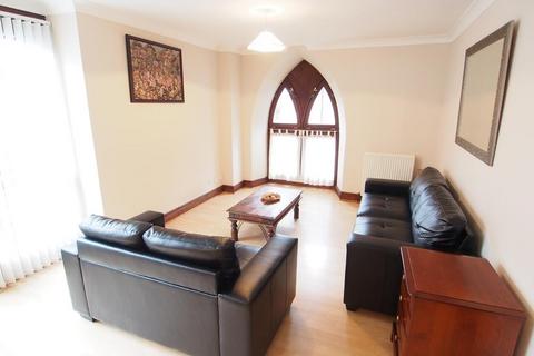 2 bedroom flat to rent, Caledonian Court, First Floor, AB11