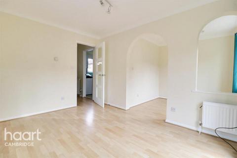 2 bedroom semi-detached house to rent, The Spinney, Cambridge