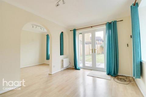 2 bedroom semi-detached house to rent, The Spinney, Cambridge