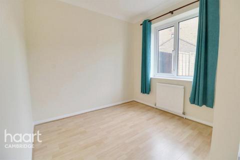2 bedroom semi-detached house to rent, The Spinney, Cambridge