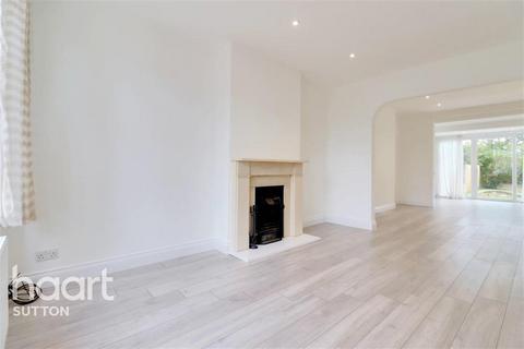 3 bedroom semi-detached house to rent, Oaks Avenue, Worcester Park