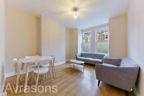 3 bedroom flat to rent, ST ALPHONSUS ROAD, CLAPHAM COMMON