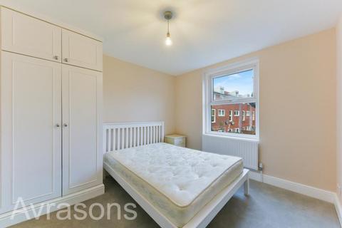 3 bedroom flat to rent, ST ALPHONSUS ROAD, CLAPHAM COMMON