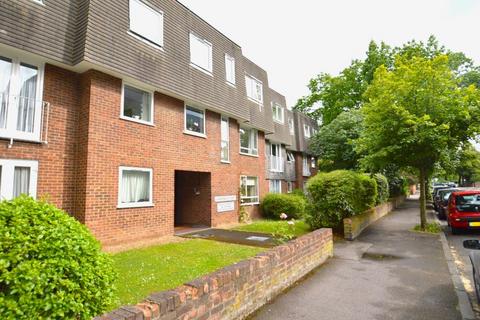 2 bedroom apartment to rent, Alma Road, Windsor