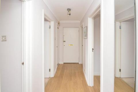 2 bedroom apartment to rent, Alma Road, Windsor