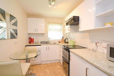 2 bedroom apartment to rent, Alma Road, Windsor